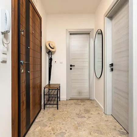 2 Bedroom Dzhendem Tepe 2 Parking Spots In Next To Mu Διαμέρισμα *