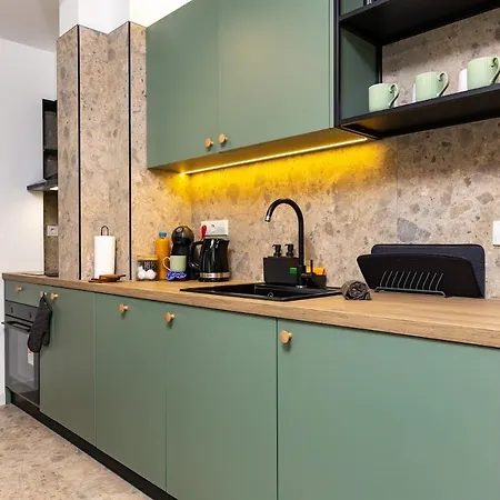 2 Bedroom Dzhendem Tepe 2 Parking Spots In Next To Mu Διαμέρισμα