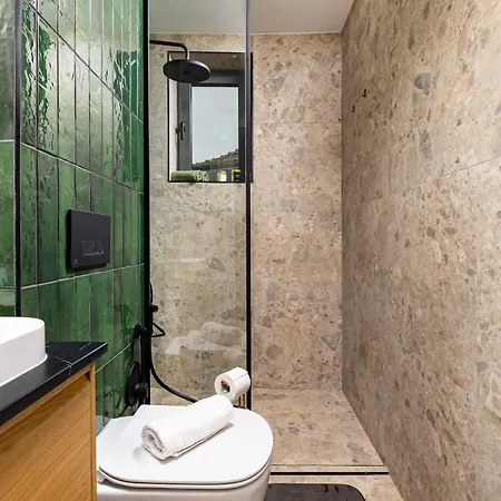 2 Bedroom Dzhendem Tepe 2 Parking Spots In Next To Mu Διαμέρισμα