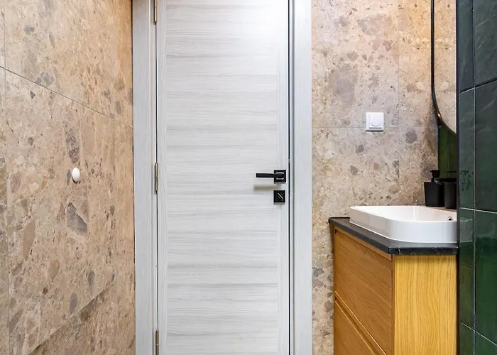 2 Bedroom Dzhendem Tepe 2 Parking Spots In Next To Mu 公寓