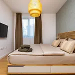 Апартаменты 2 Bedroom Dzhendem Tepe 2 Parking Spots In Next To Mu *