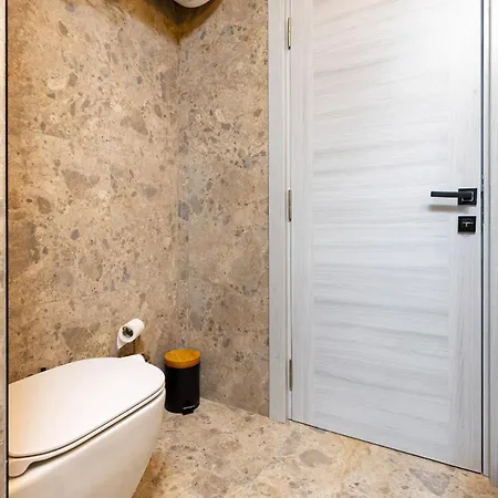 2 Bedroom Dzhendem Tepe 2 Parking Spots In Next To Mu 플로브디프