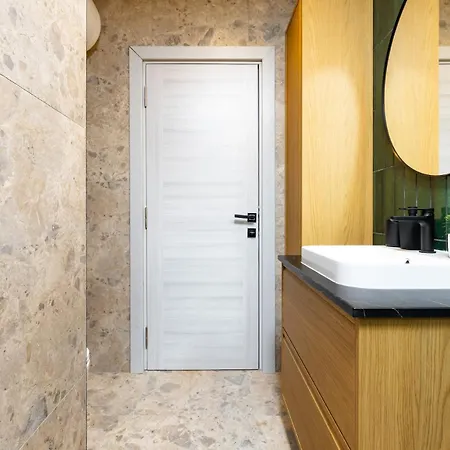 2 Bedroom Dzhendem Tepe 2 Parking Spots In Next To Mu 아파트
