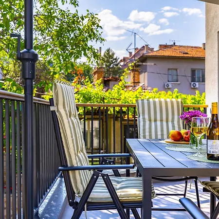 Апартаменты 2 Bedroom Dzhendem Tepe 2 Parking Spots In Next To Mu